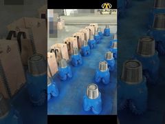 Μια παρτίδα τρυπανιών τριών κώνων